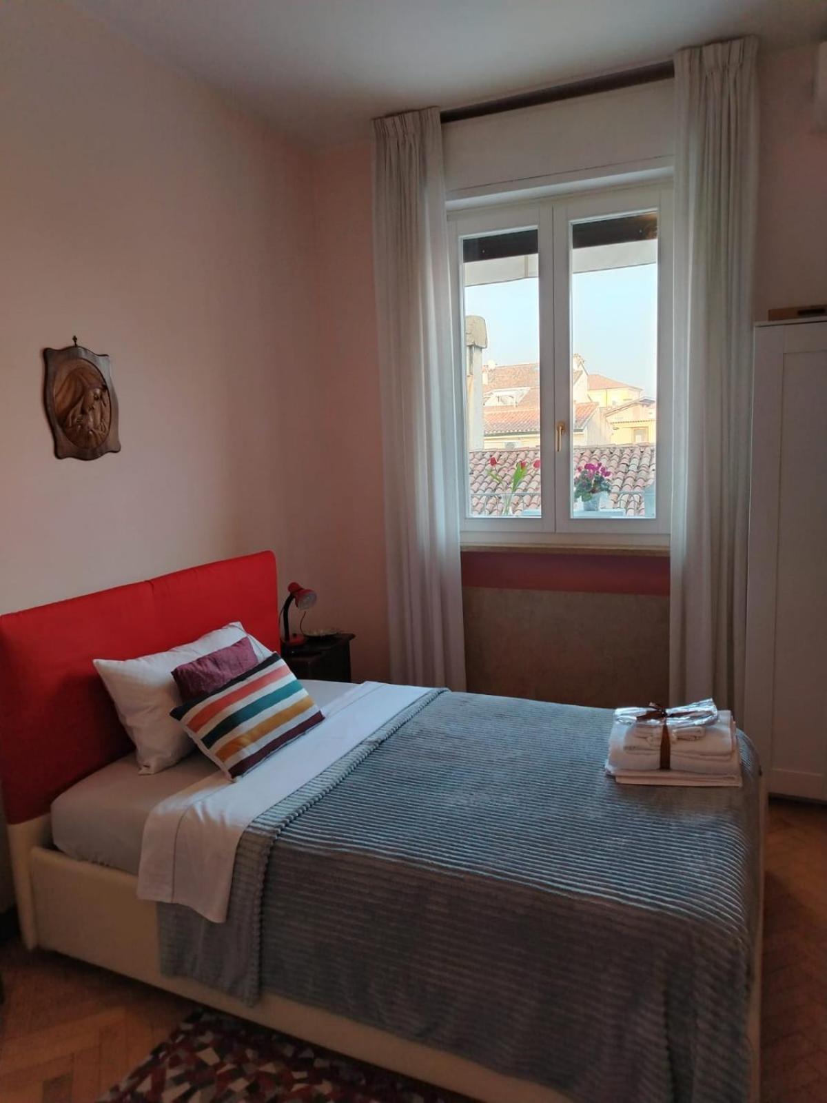 B&B Califano- 2 Leoni Verona Exterior photo