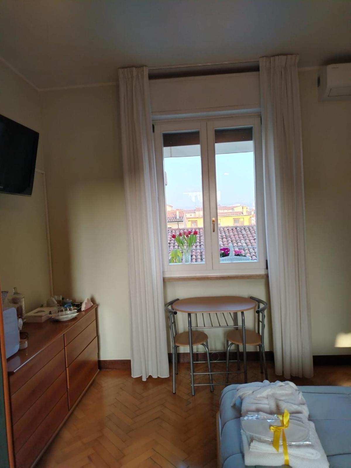 B&B Califano- 2 Leoni Verona Exterior photo