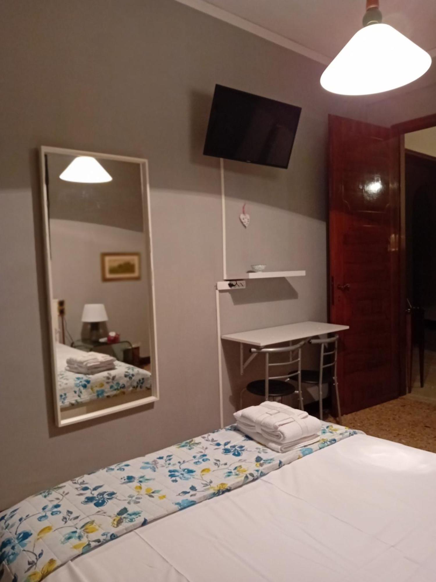 B&B Califano- 2 Leoni Verona Exterior photo