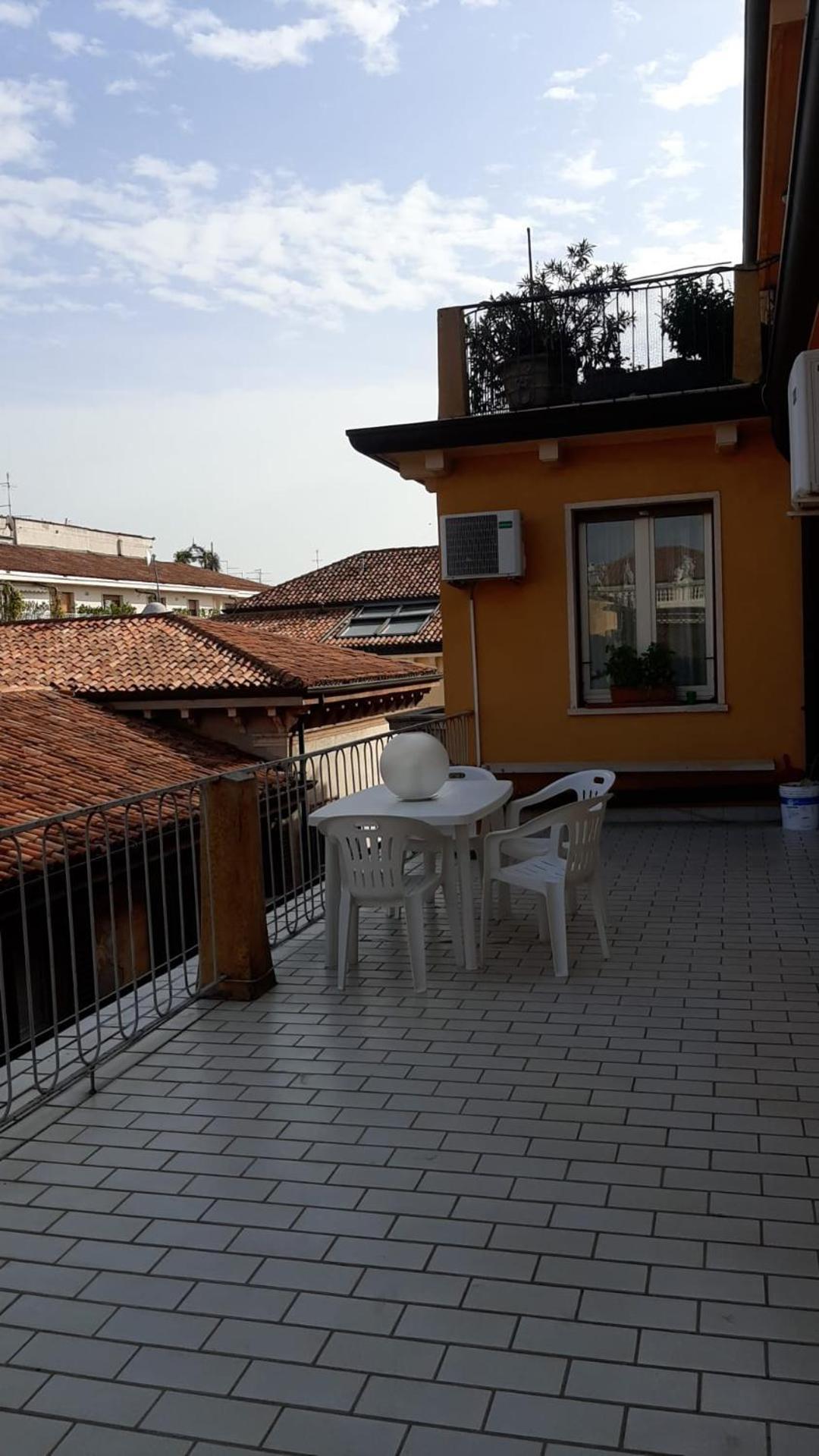 B&B Califano- 2 Leoni Verona Exterior photo